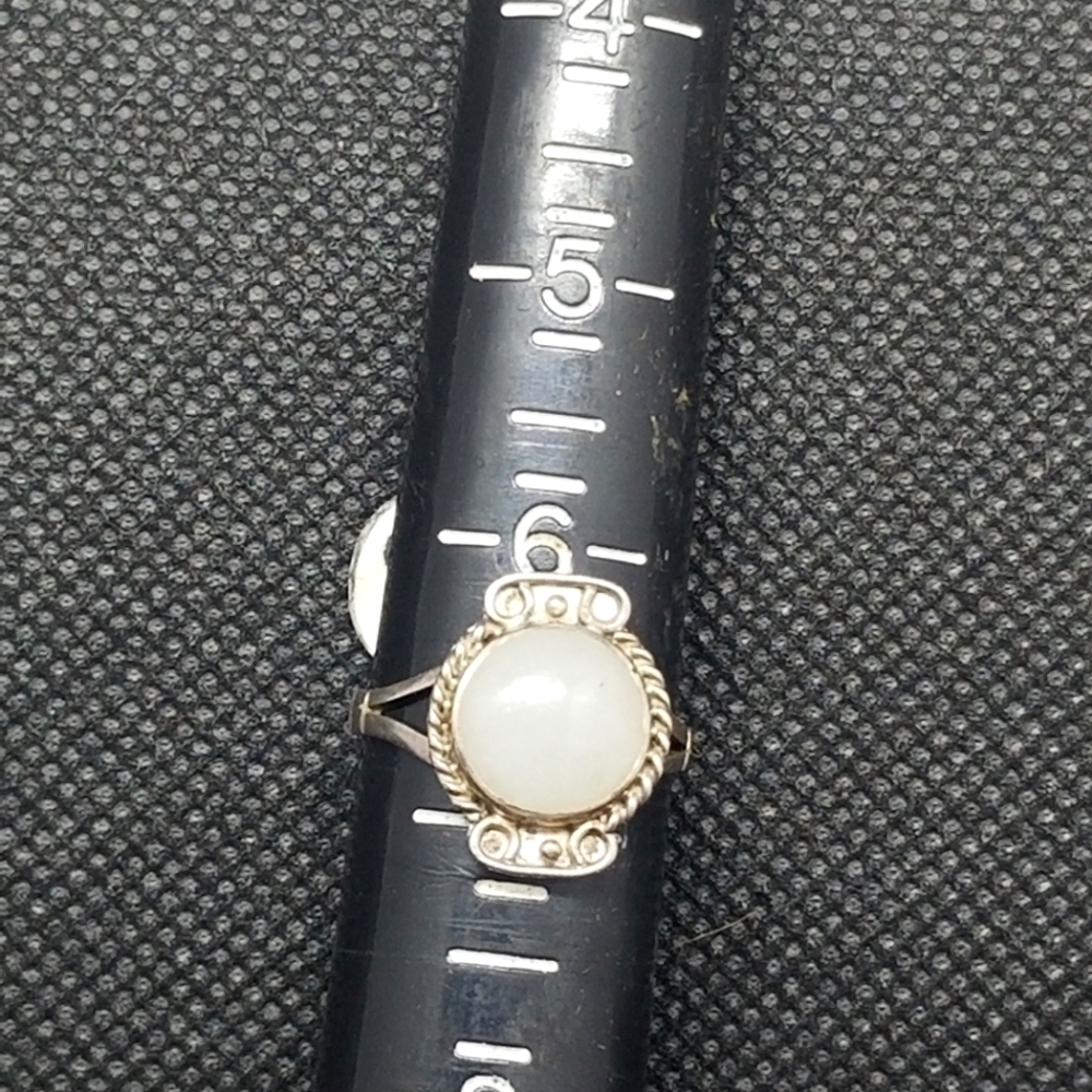 Sterling silver and moonstone ring